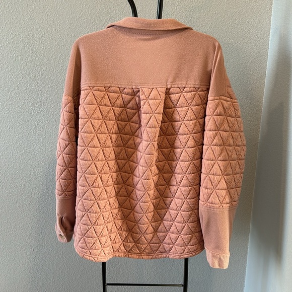 New In Quilted Shacket - Picture 7 of 8